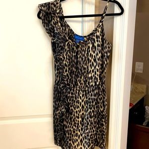 Flowy leopard print dress, size large, EUC!